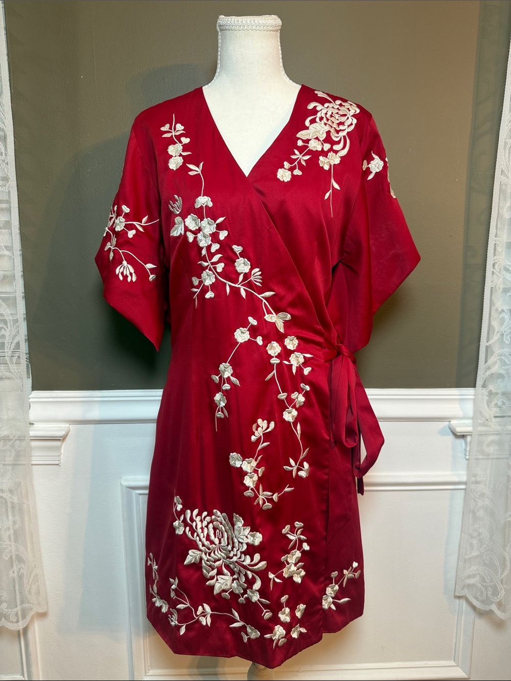 Y2K Forever 21 Red Satin Kimono Wrap Dress Cream Floral Embroidery L